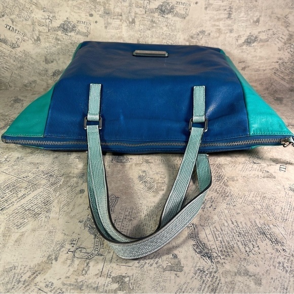 Marc by Marc Jacobs Blue/Green Lizard Stamped Leather Take Me Tote - Picture 6 of 16